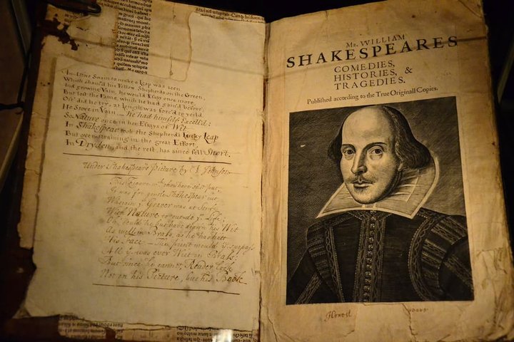 © By Ben Sutherland on Flickr Pages of William Shakespeare's first folio at the Bodlean Library, Oxford