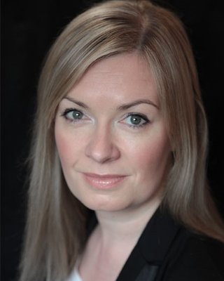 A headshot of RADA Business tutor Lyn Christine